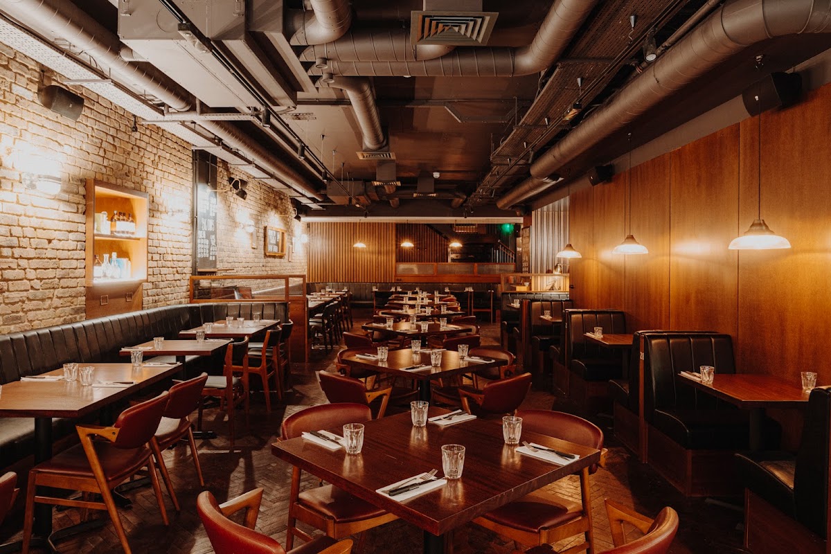 Blacklock Covent Garden - british restaurant in 16a Bedford St, London