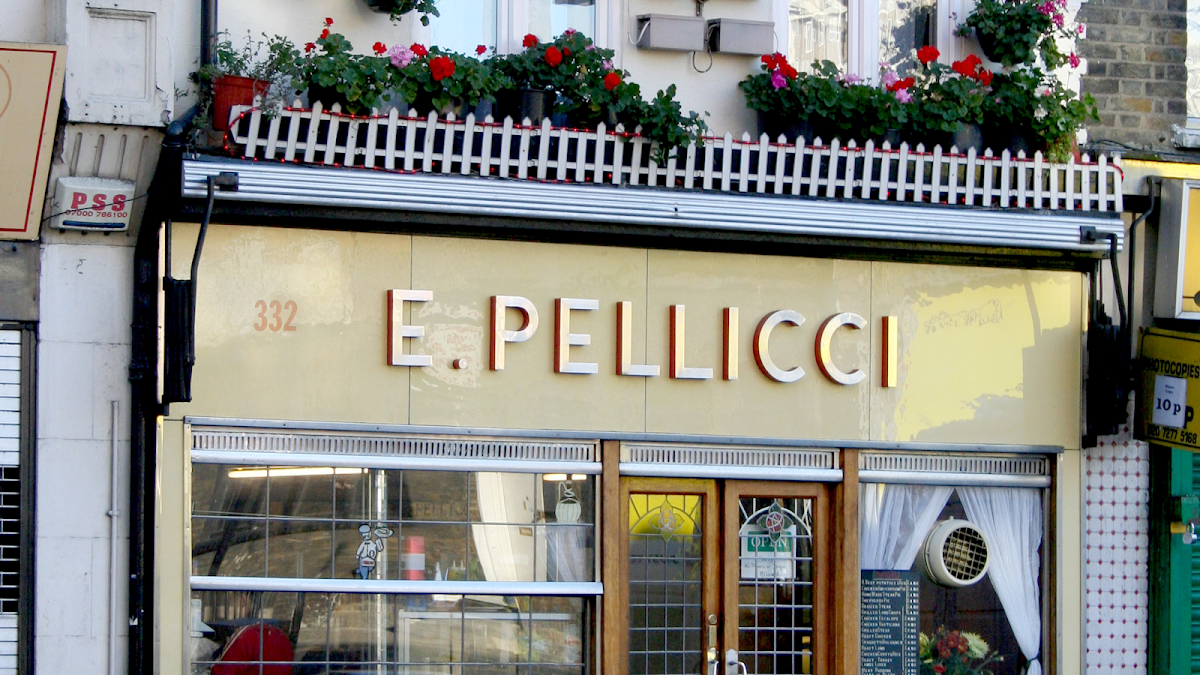 E Pellicci - italian restaurant in 332 Bethnal Grn Rd, London