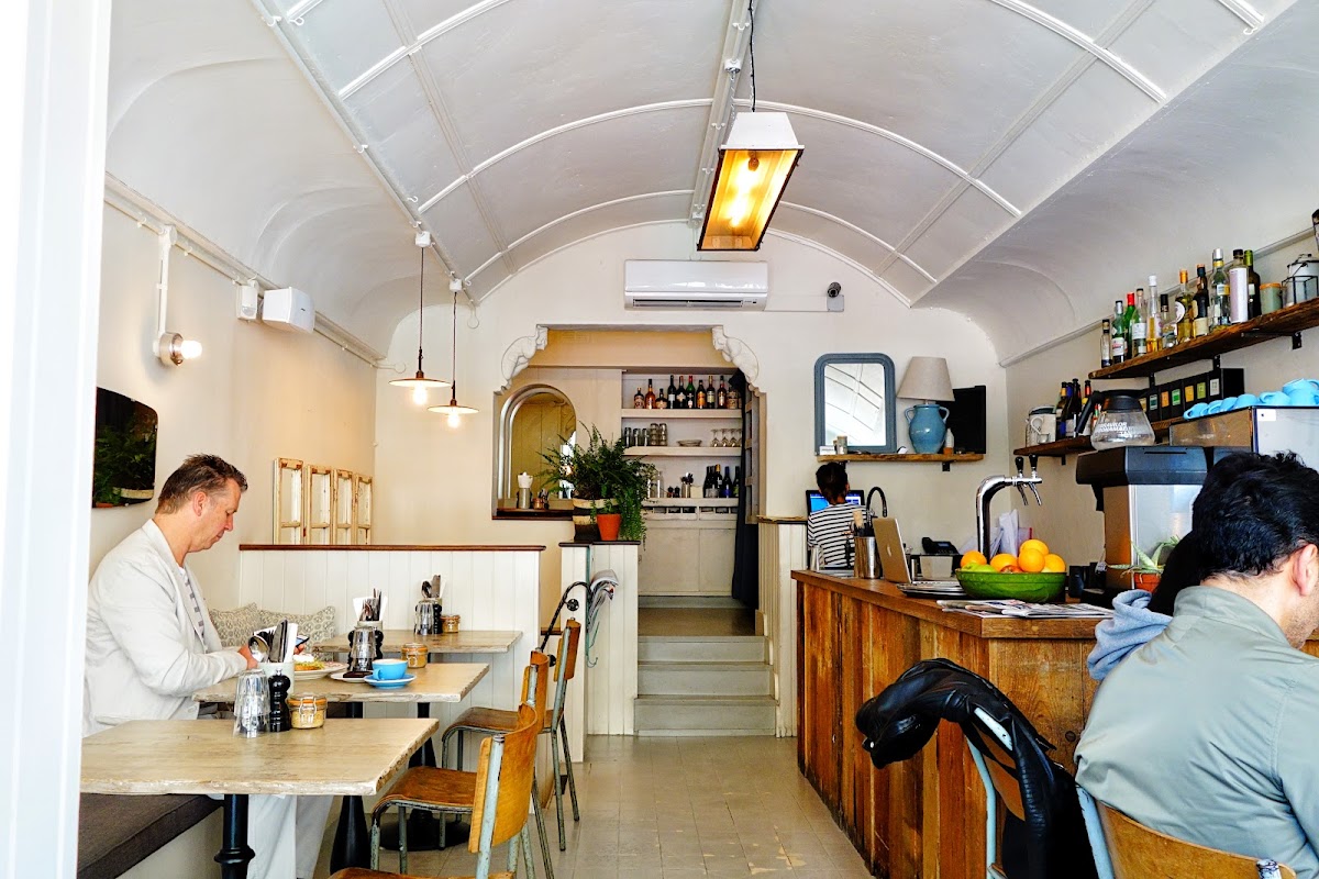 Eggbreak - italian restaurant in 30 Uxbridge St, London