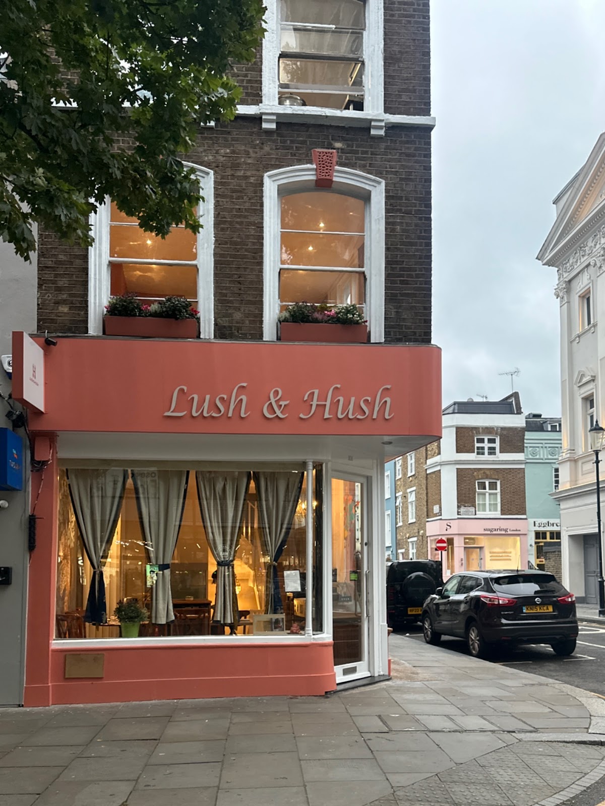 LUSH & HUSH - british restaurant in 101 Notting Hill Gate, London
